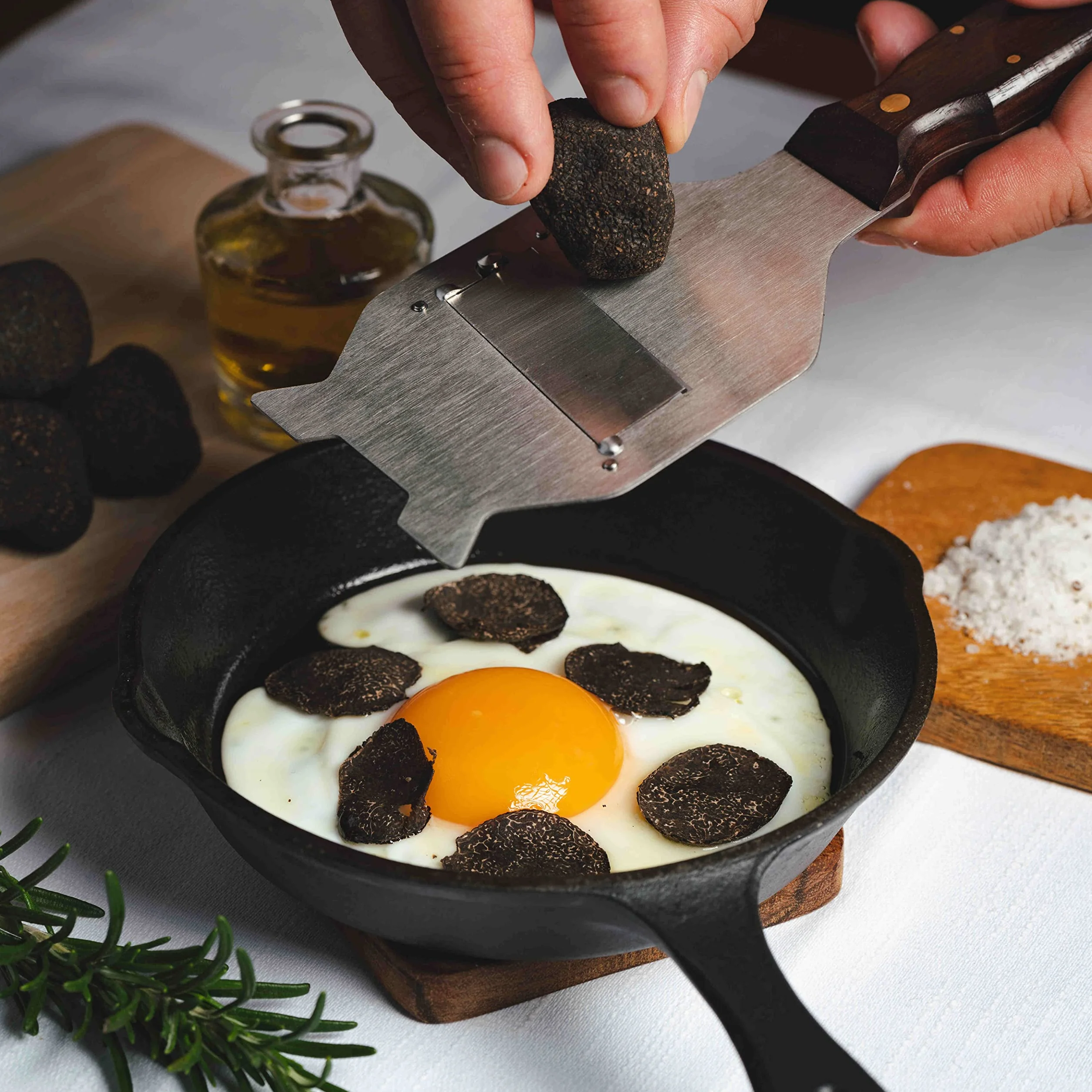 Lord Truffle | Trufa Negra Italiana de Verano en Salmuera 17g, Olor a Maleza, Trufa Negra Fresca Gourmet 1ª elección, 100% Italiano