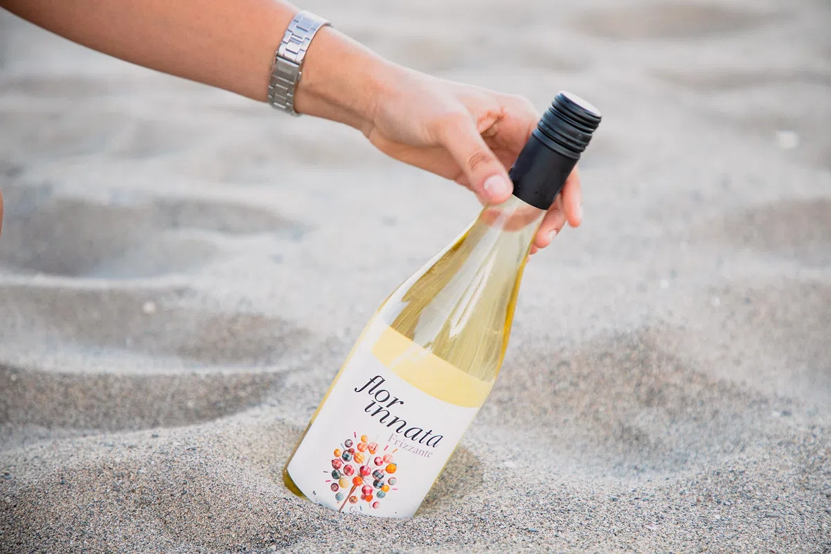 Frizzante 5.5 Flor Innata – Vino Blanco Espumoso Suave de Verdejo & Gewürztraminer – Pack 3 Botellas (3x75 cl) – Burbuja Fina, Graduación Baja, Ideal para Brindar sin Complicaciones