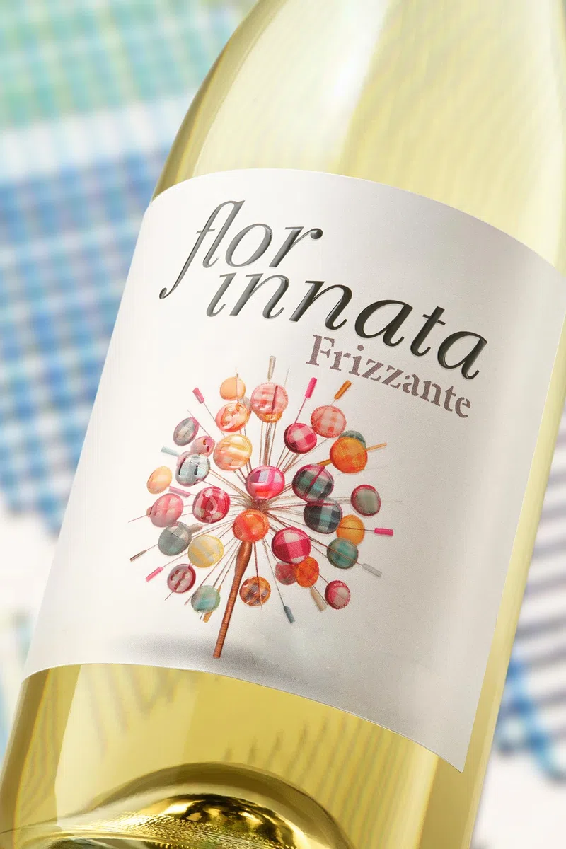 Frizzante 5.5 Flor Innata – Vino Blanco Espumoso Suave de Verdejo & Gewürztraminer – Pack 3 Botellas (3x75 cl) – Burbuja Fina, Graduación Baja, Ideal para Brindar sin Complicaciones