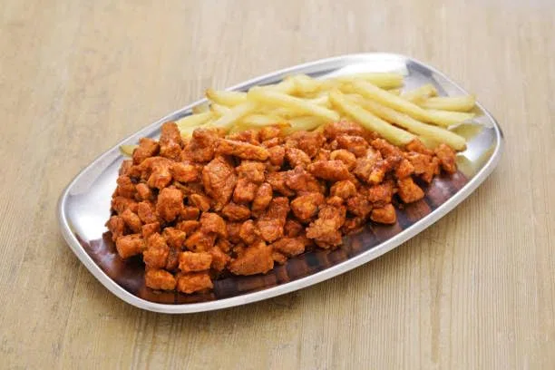 Zorza Gallega Tradicional, Carne de Cerdo Adobada, Picante, 1kg, Preparación Artesanal, Con Pimentón y Ajo, Estilo Gallego, Sin Alérgenos, Alta en Proteínas, Envío Urgente Refrigerado.