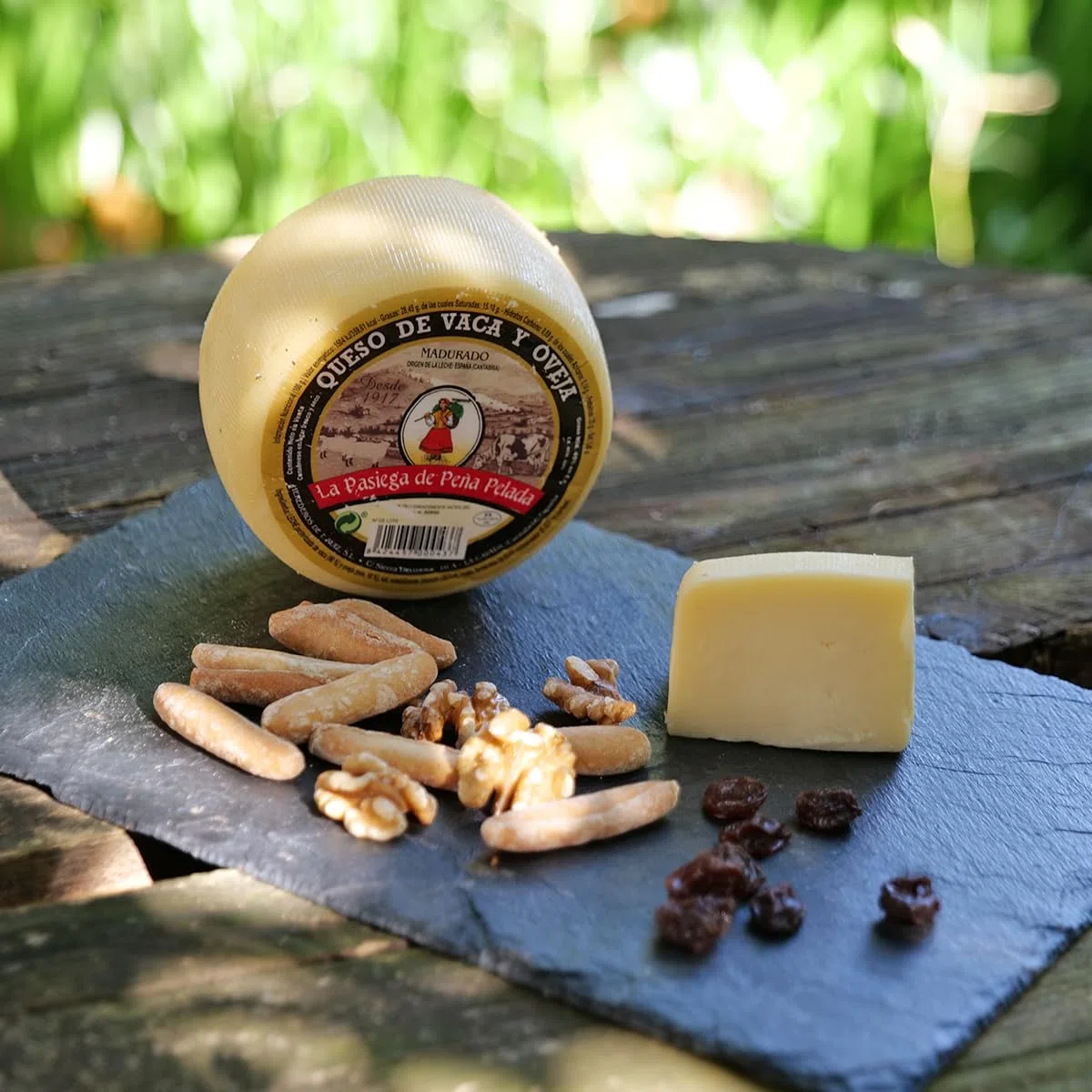 LA PASIEGA DE PEÑAPELADA Queso Mezcla de Vaca y Oveja, Queso redondo baby 530 gr (aprox) Al vacío - Sabor Suave y Pronunciado - Elaborado con Leche Pasteurizada - Calidad Artesanal Española