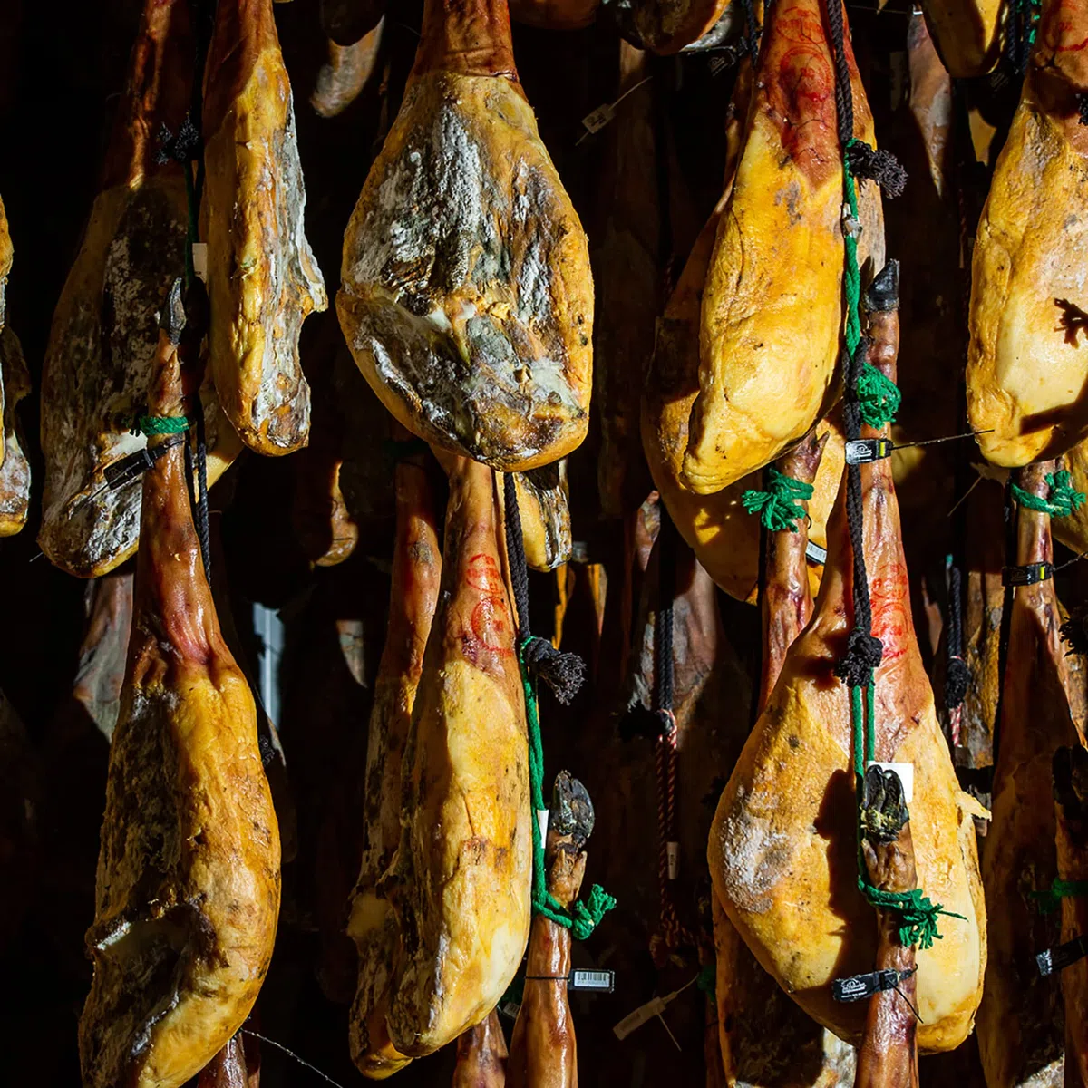 Jamón Serrano Gran Reserva Loncheado - 5 Sobres de 100 g - Mínimo 24 Meses de Curación - Pata de Jamón Envasada al Vacío - Aroma Agradable e Intenso - Sabor Dulce y Poco Salado - La Finojosa