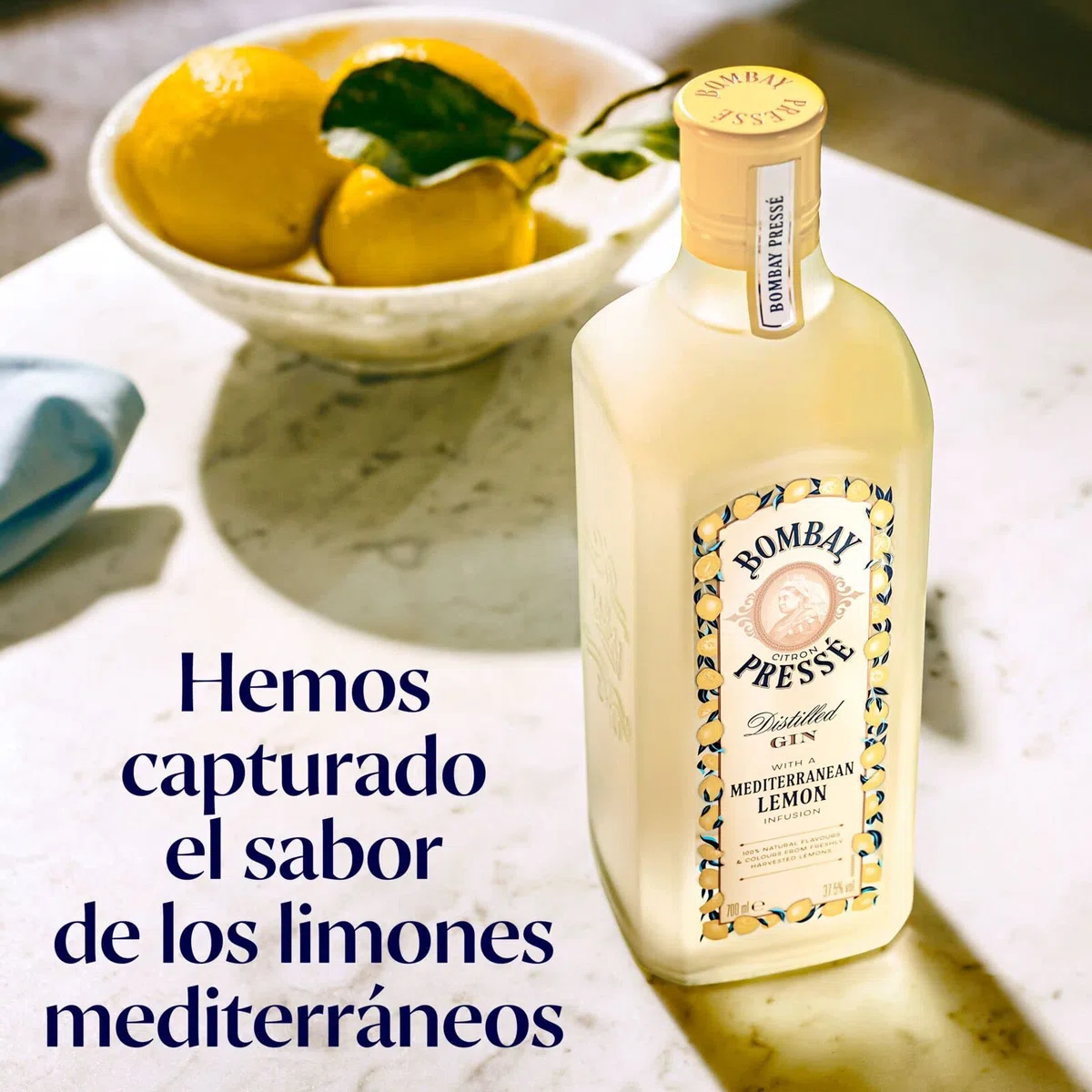 Bombay Citron Pressé Premium Distilled Lemon Flavoured Gin, 37,5% vol., 700 ml, Ginebra infusionada al vapor con los mejores limones del Mediterráneo, 70 cl