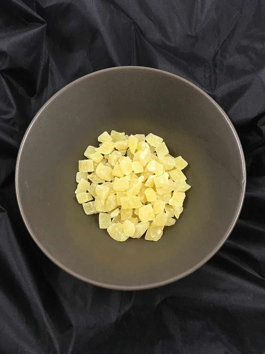 Piña deshidratada en dados a granel - 1000