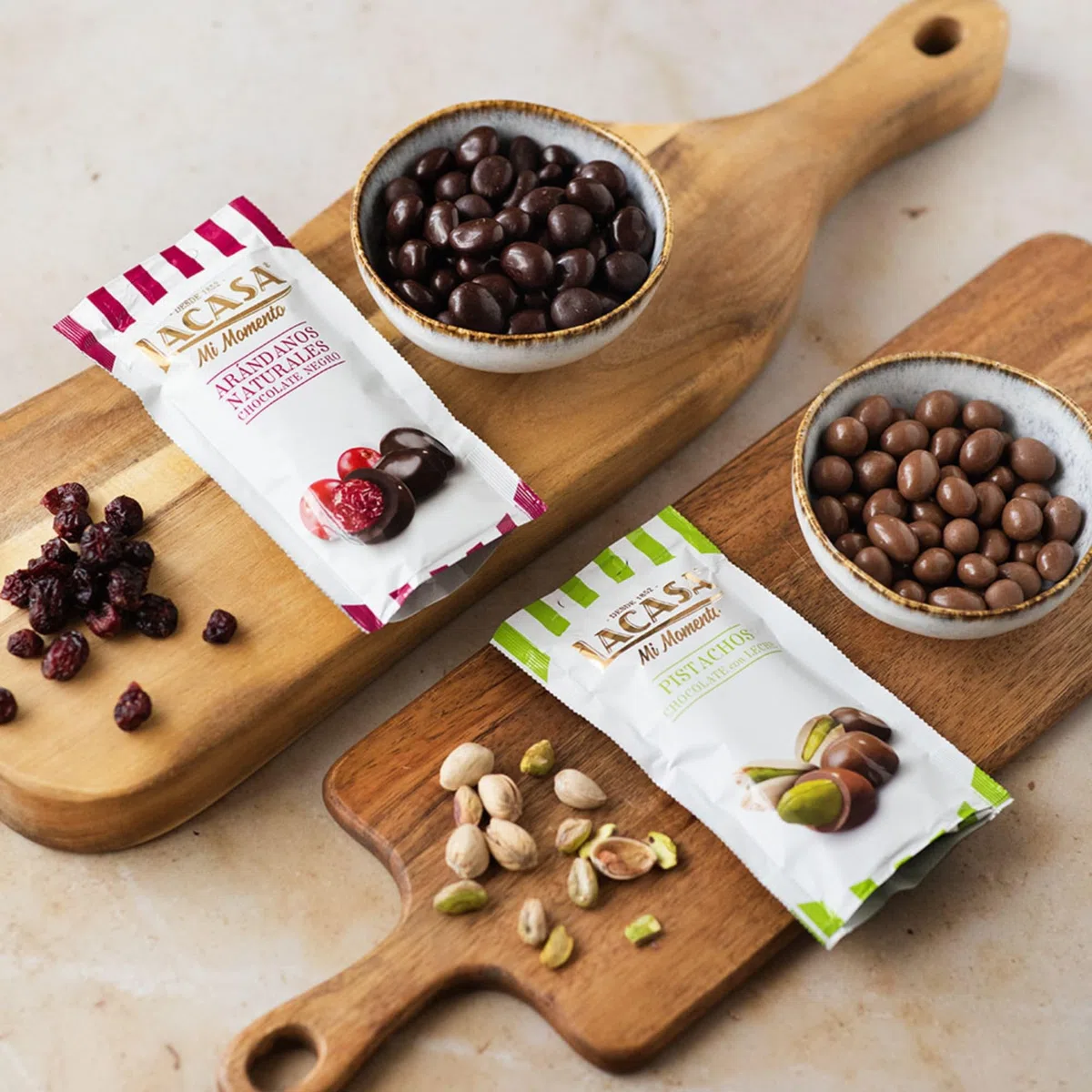 Lacasa Mi Momento pack de 5:Arándano Chocolate Negro 60 G,Pistacho Chocolate Leche,Arándano Chocolate Negro,Nueces Chocolate Leche,Pasas Chocolate Negro